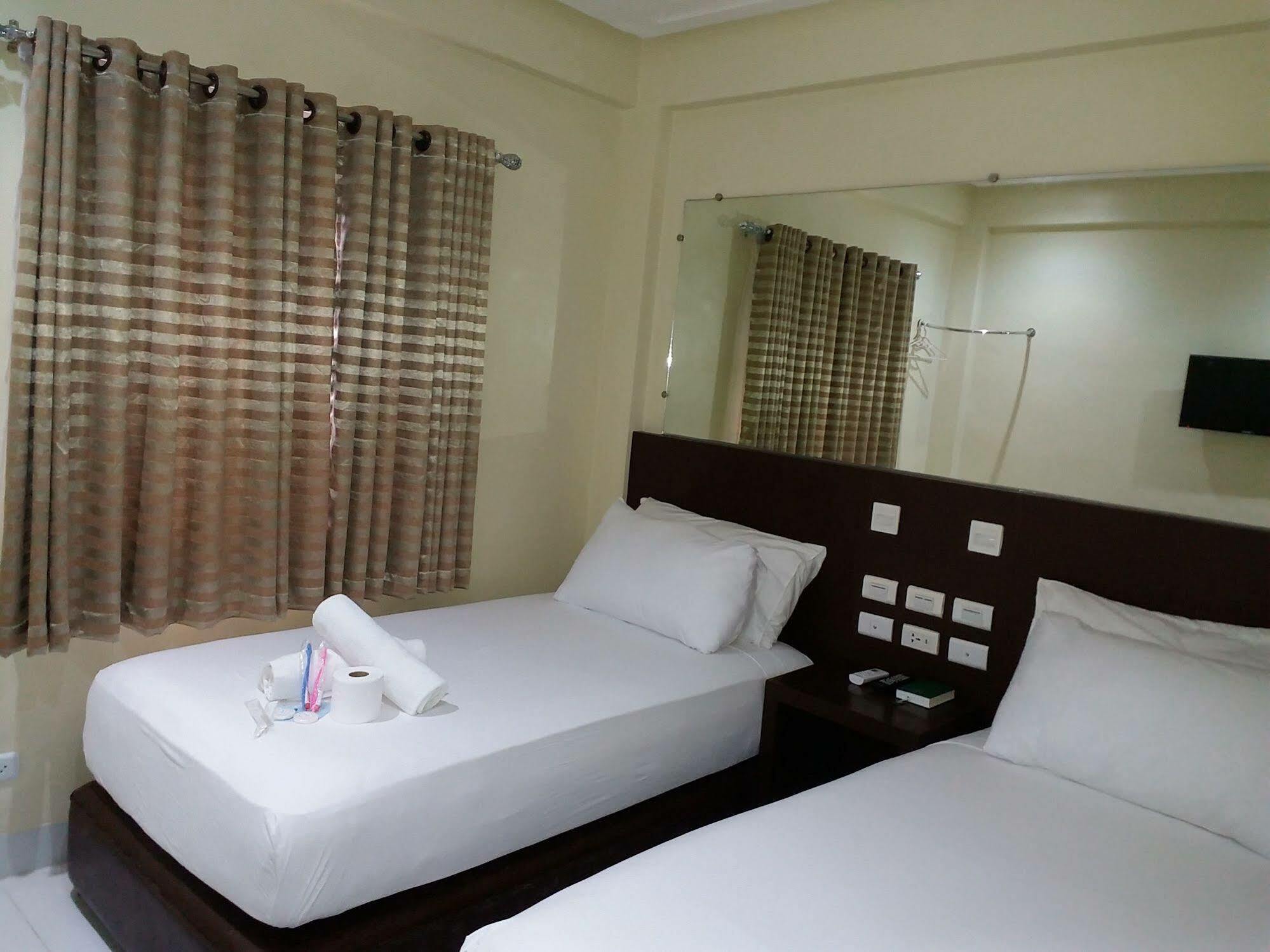 Boracay Midtown Hotel Balabag  Bagian luar foto