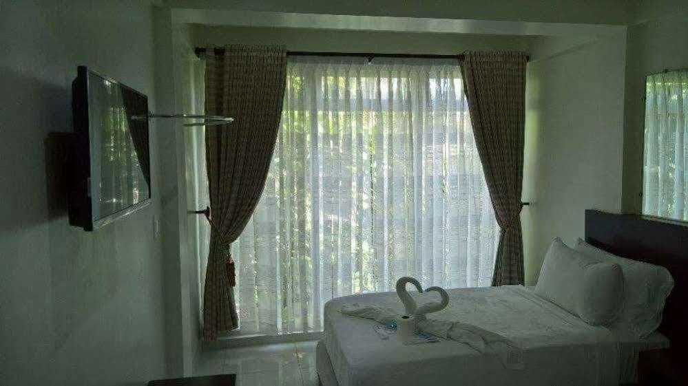 Boracay Midtown Hotel Balabag  Bagian luar foto