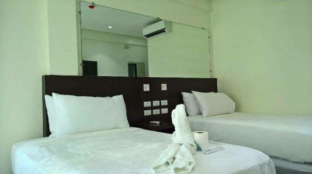 Boracay Midtown Hotel Balabag  Bagian luar foto